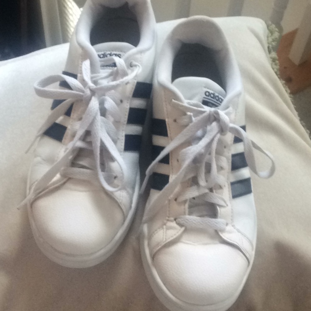 Adidas Sneakers